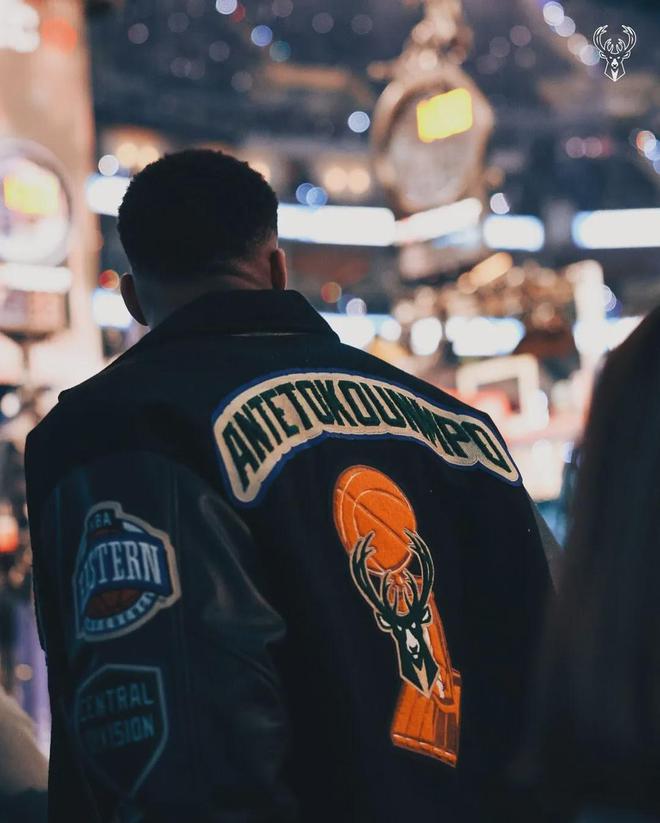 0+10+5!火力全开却换来7年最差战绩澳门新葡京入口5战4次三双连续3年场均3(图3) 0+10+5!火力全开却换来7年最差战绩澳门新葡京入口5战4次三双连续3年场均3(图3)