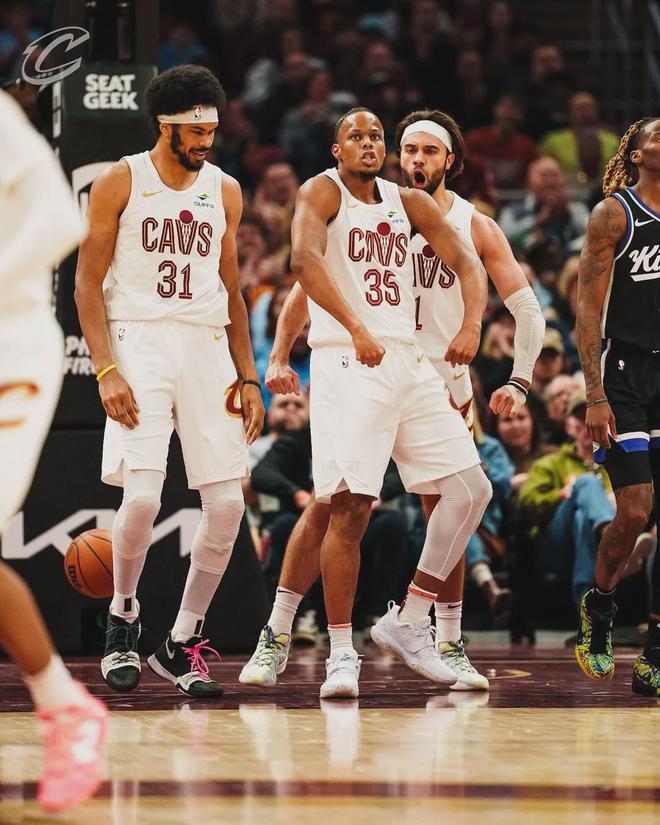 0+10+5!火力全开却换来7年最差战绩澳门新葡京入口5战4次三双连续3年场均3(图5) 0+10+5!火力全开却换来7年最差战绩澳门新葡京入口5战4次三双连续3年场均3(图5)