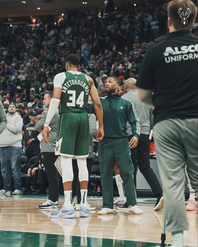 0+10+5!火力全开却换来7年最差战绩澳门新葡京入口5战4次三双连续3年场均3(图7) 0+10+5!火力全开却换来7年最差战绩澳门新葡京入口5战4次三双连续3年场均3(图7)